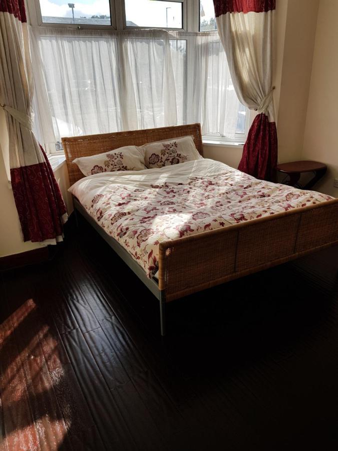 Cozy Guest House ลูตัน ภายนอก รูปภาพ
